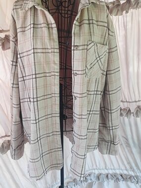 LA MIEL Plaid Shacket in Beige and Gray
